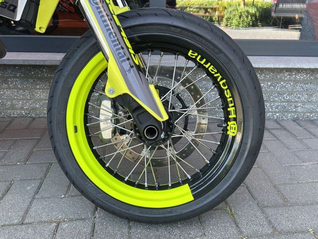 husqvarna - 701-supermoto
