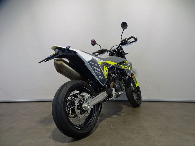 husqvarna - 701-supermoto