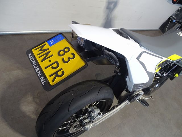 husqvarna - 701-supermoto