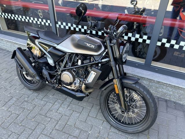 husqvarna - svartpilen-701