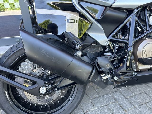 husqvarna - svartpilen-701
