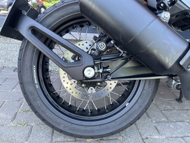 husqvarna - svartpilen-701