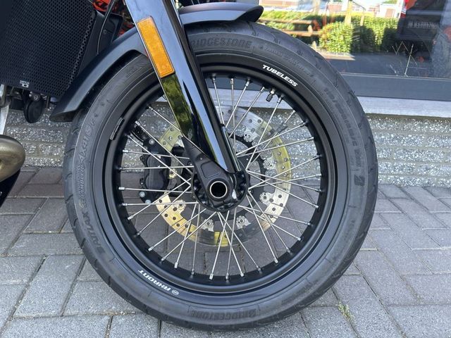 husqvarna - svartpilen-701