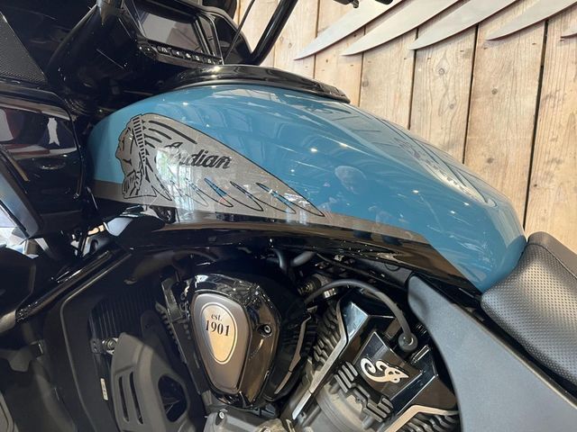 indian - challenger-dark-horse