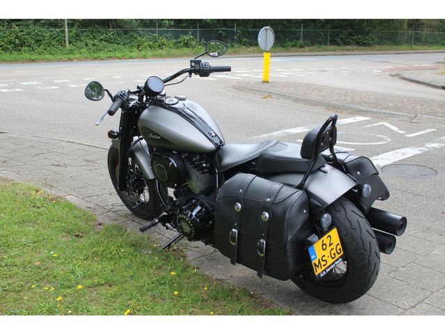 indian - chief-bobber-dark-horse