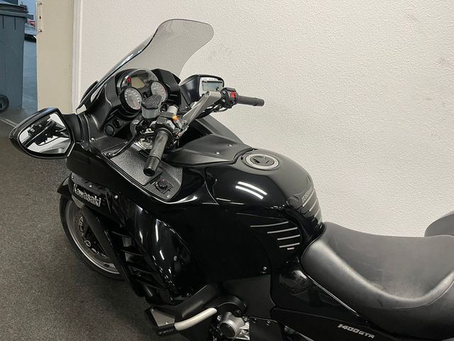 kawasaki - 1400-gtr