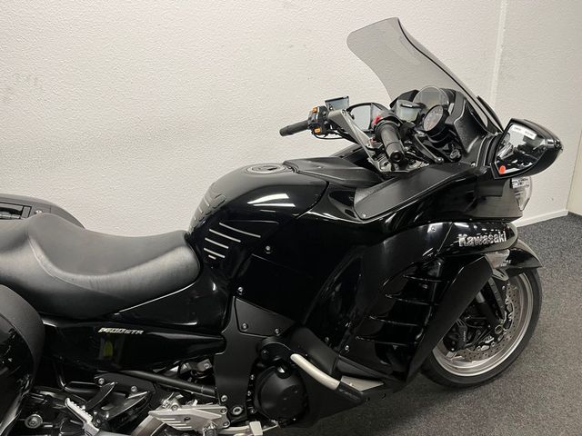 kawasaki - 1400-gtr