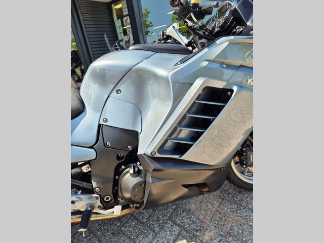 kawasaki - gtr-1400