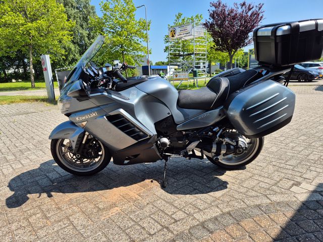 kawasaki - gtr-1400