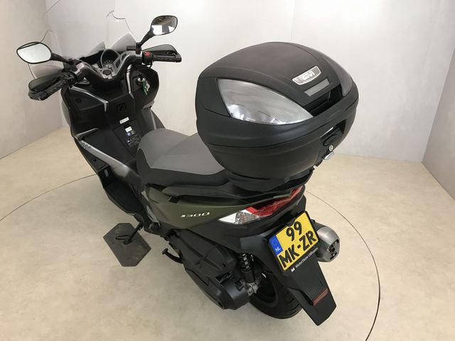 kawasaki - j-300