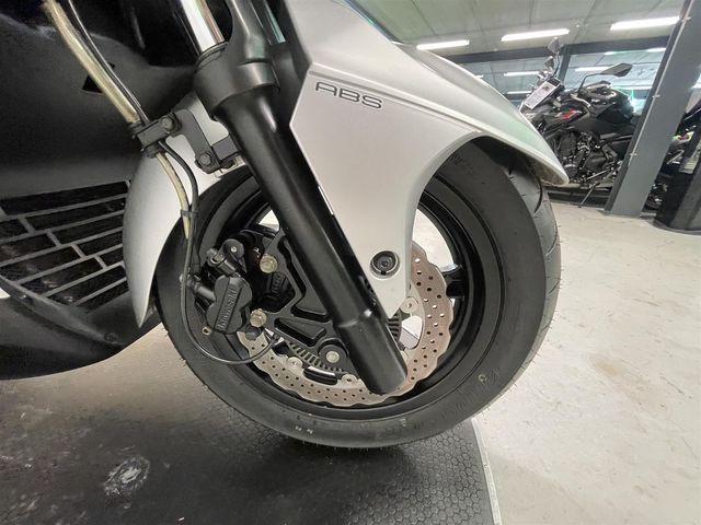 kawasaki - j-300