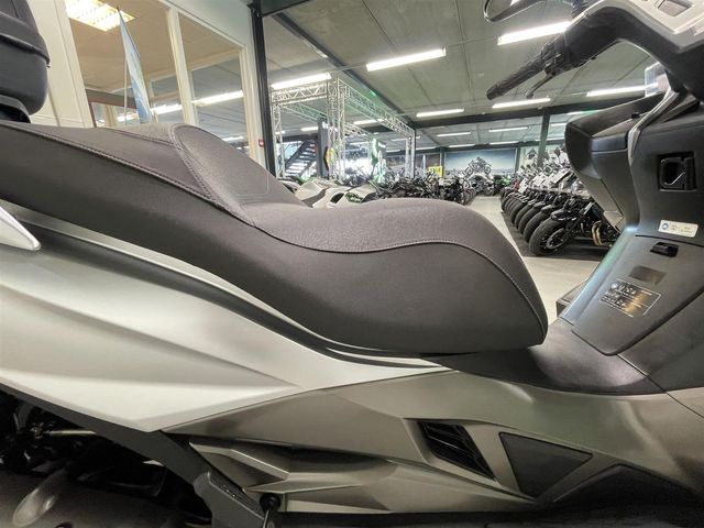 kawasaki - j-300
