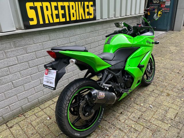 kawasaki - ninja-250-r