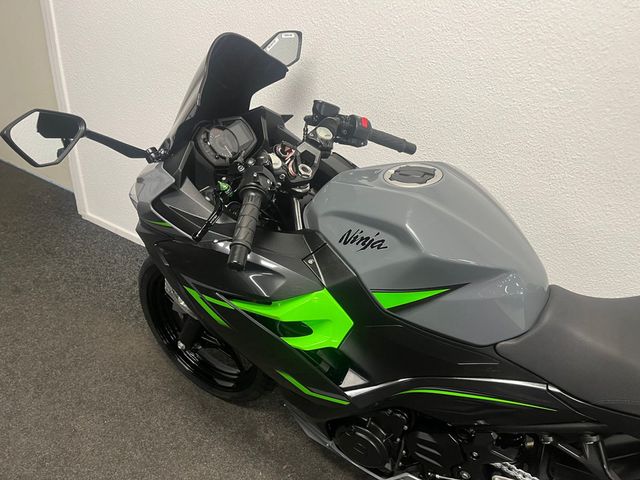 kawasaki - ninja-400