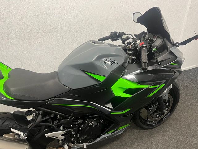 kawasaki - ninja-400