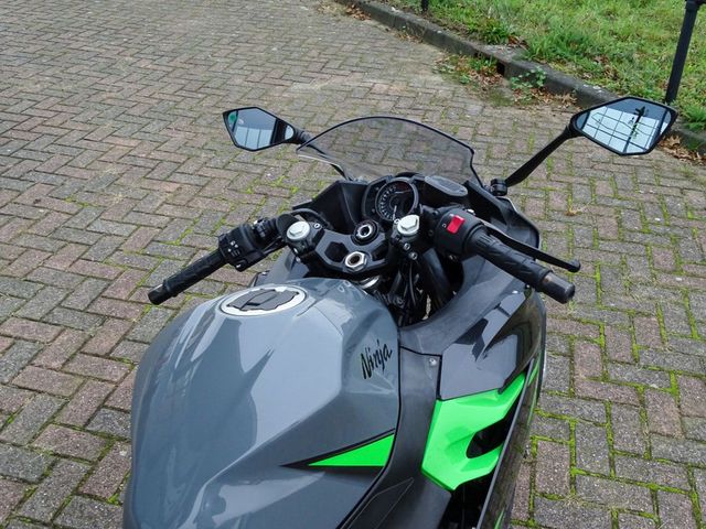 kawasaki - ninja-400