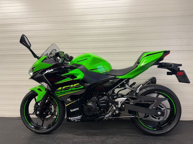 kawasaki - ninja-400