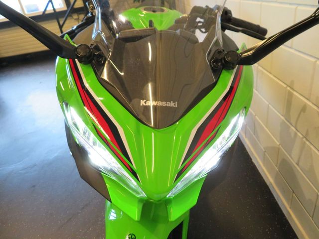 kawasaki - ninja-400