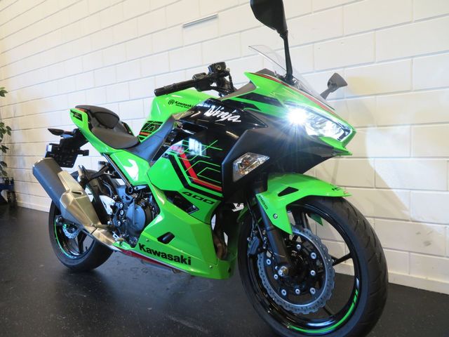 kawasaki - ninja-400