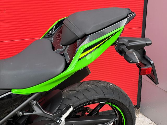 kawasaki - ninja-400