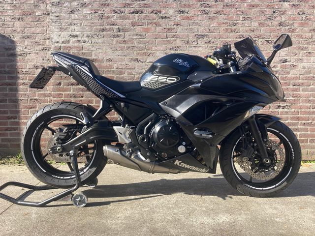 kawasaki - ninja-650