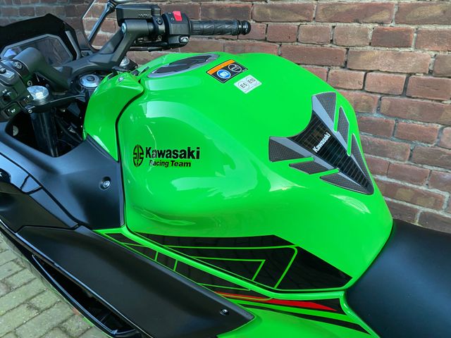 kawasaki - ninja-650-krt-edition