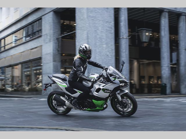 kawasaki - ninja-7-hybrid