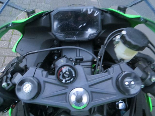 kawasaki - ninja-zx-6r