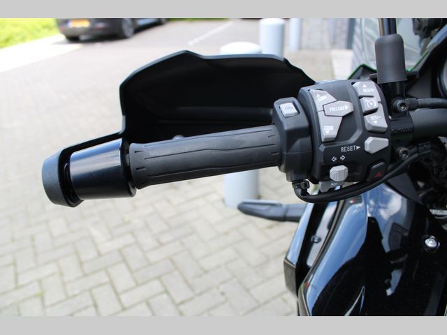 kawasaki - versys-1000-se-grand-tourer