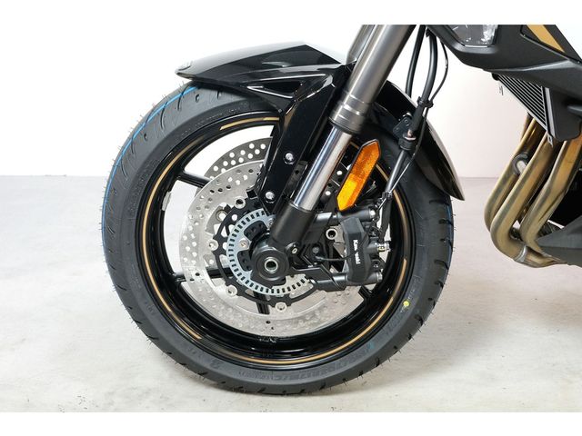 kawasaki - versys-1100-se