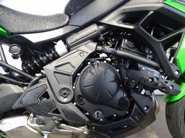 kawasaki - versys-650-grand-tourer