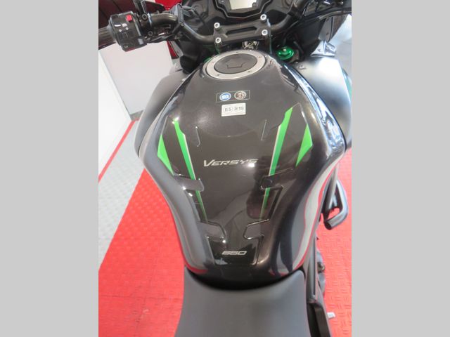 kawasaki - versys-650-grand-tourer