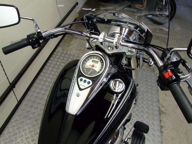 kawasaki - vn-900-classic