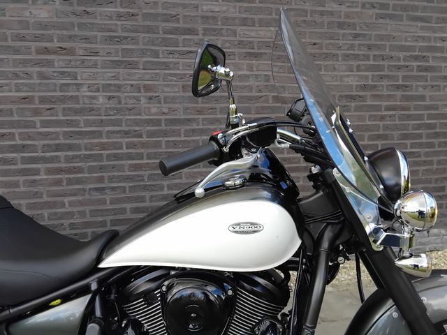 kawasaki - vn-900-classic
