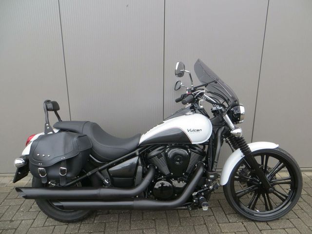 kawasaki - vn-900-custom