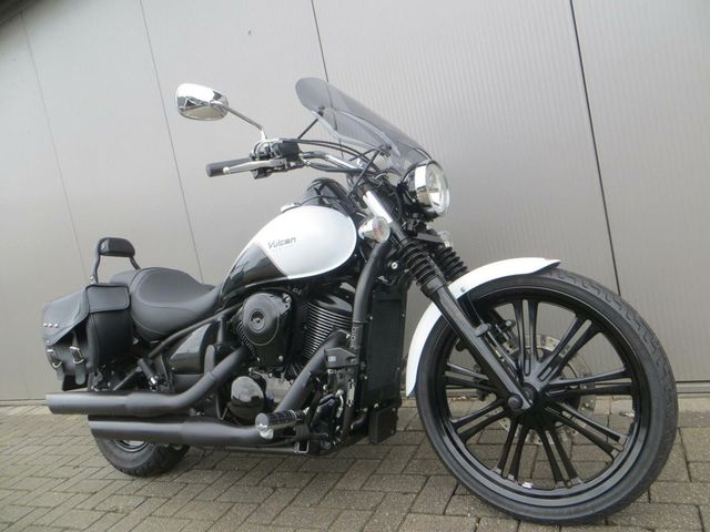 kawasaki - vn-900-custom