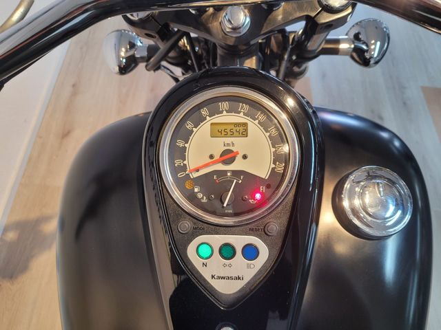 kawasaki - vn-900-custom