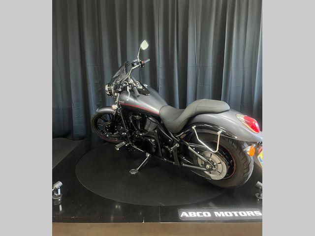 kawasaki - vn-900-custom