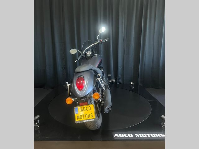 kawasaki - vn-900-custom