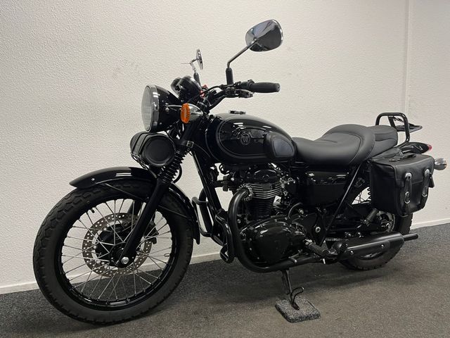 kawasaki - w800-black-edition