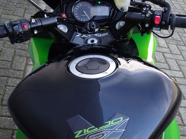 kawasaki - z-1000-sx