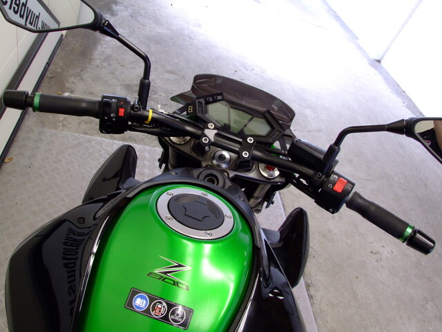 kawasaki - z-800-abs