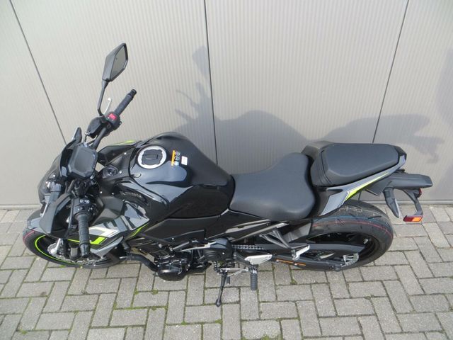 kawasaki - z900