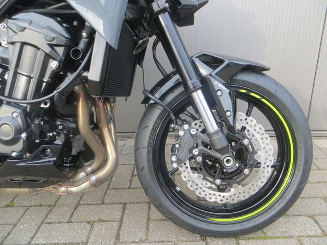 kawasaki - z900