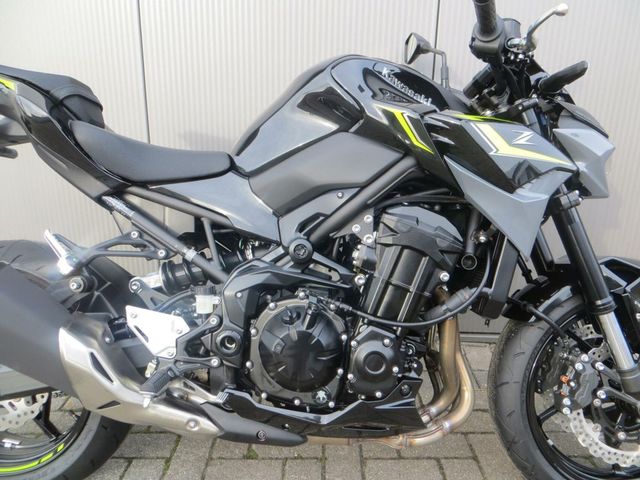 kawasaki - z900