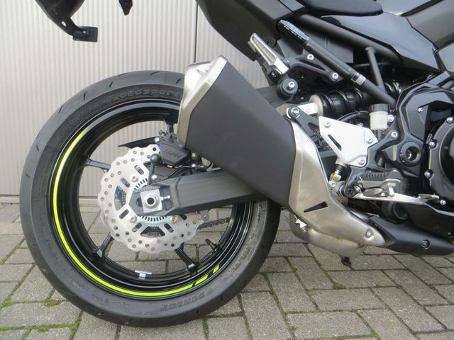 kawasaki - z900