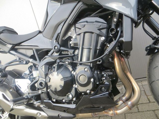 kawasaki - z900