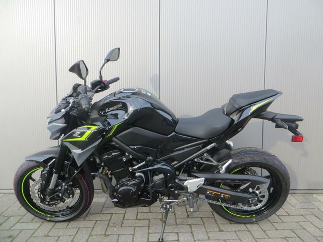 kawasaki - z900