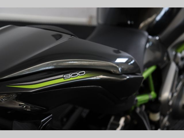 kawasaki - z900