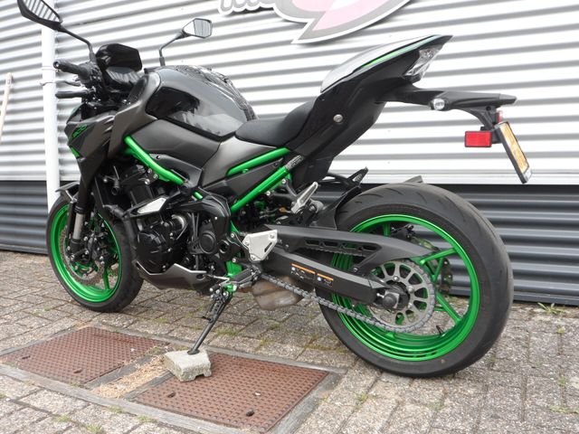 kawasaki - z900